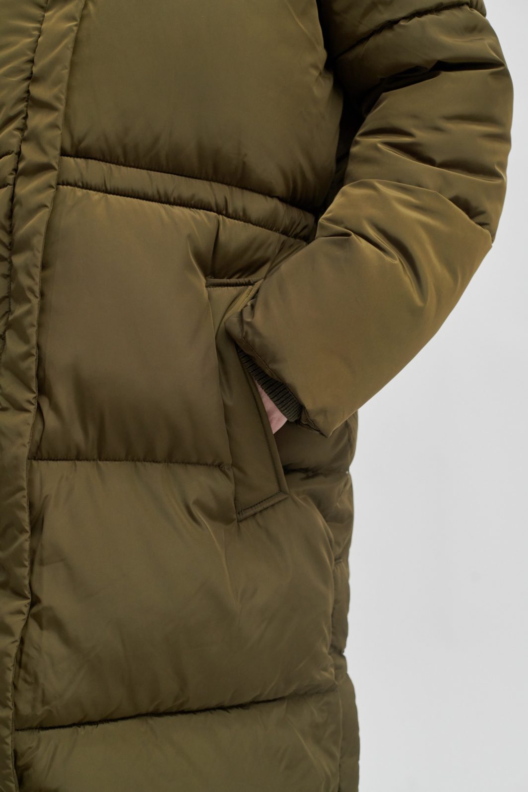 Second Female Buff Mantel in Dunkle Olive – Bild 2