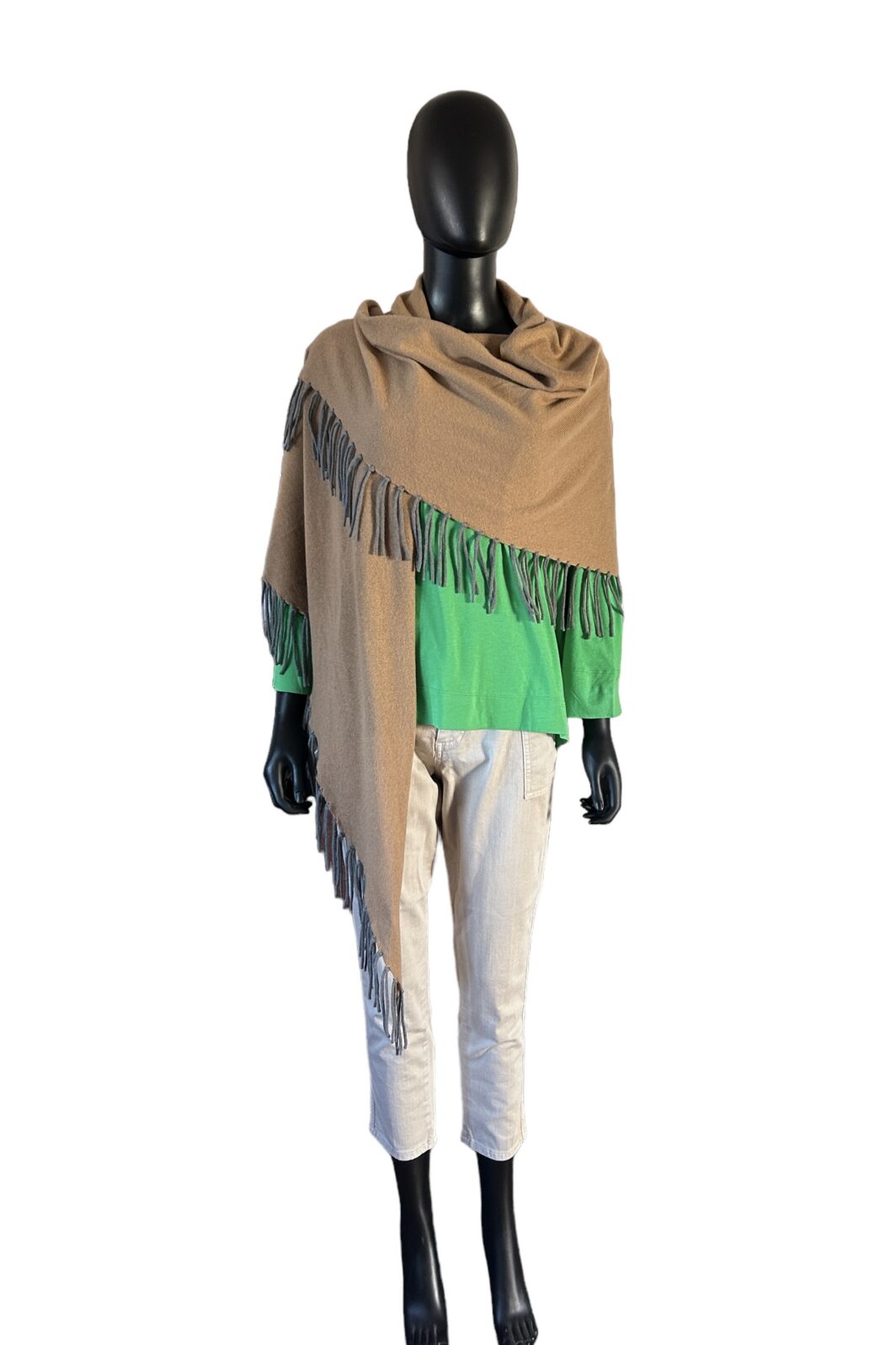 Herzensangelegenheit Dreieckstuch in camel/grau mit Fransen – Bild 4