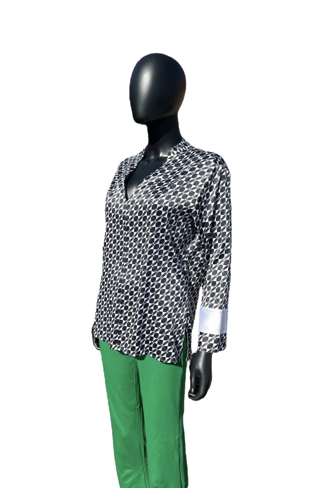 Herzensangelegenheit Seidenbluse in Caviar Mu – Bild 3