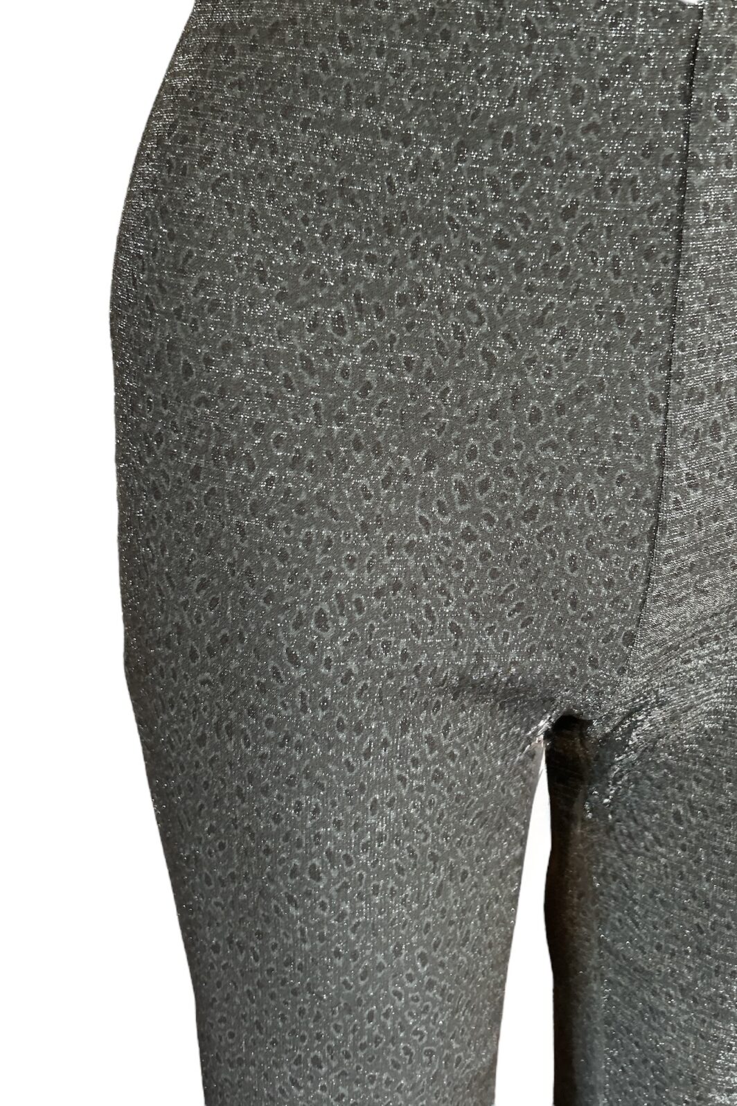 MAC Hose Flare Kick in grauem Animalprint – Bild 2